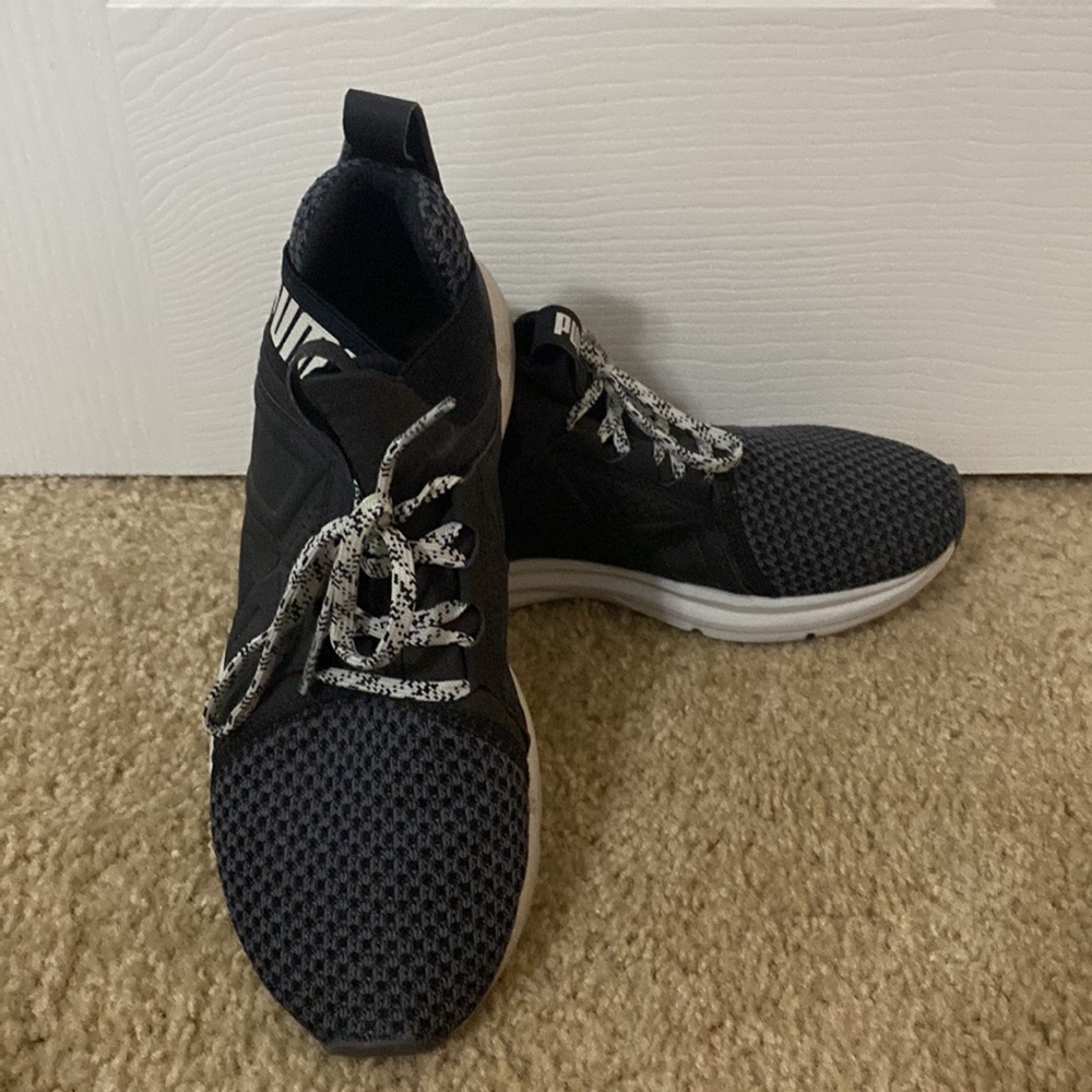 PUMA Sneakers